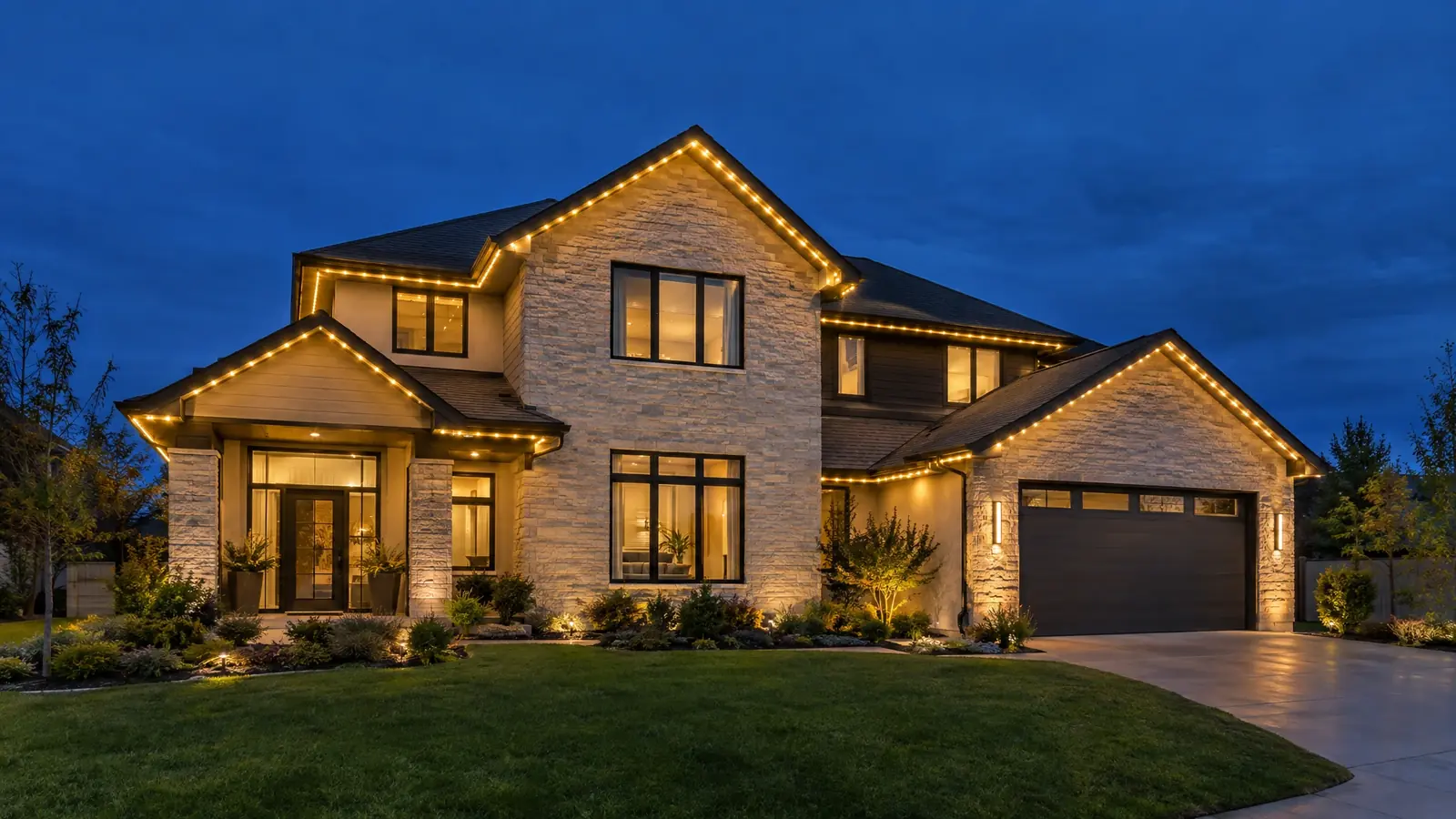Permanent Year-Round Roofline Lighting lighting example